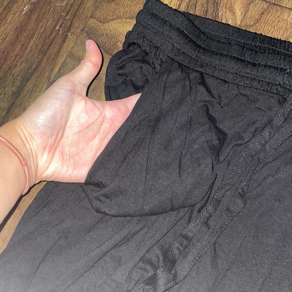 NWT H&M Black Lightweight Drawstring Joggers - Picture 2 of 9